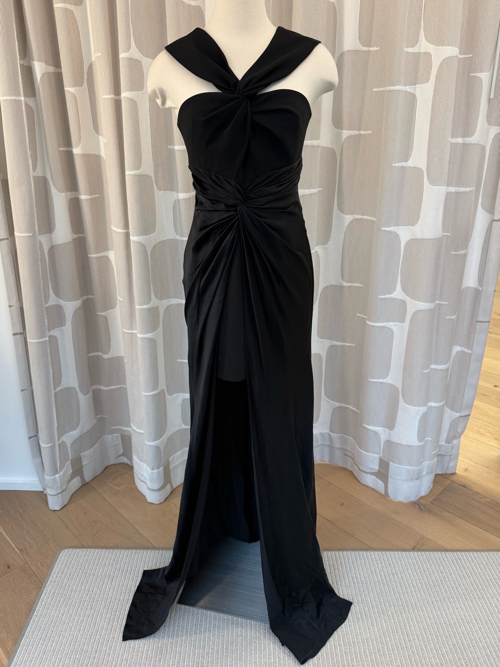 Cinq à Sept Dorrit Gown - Black
